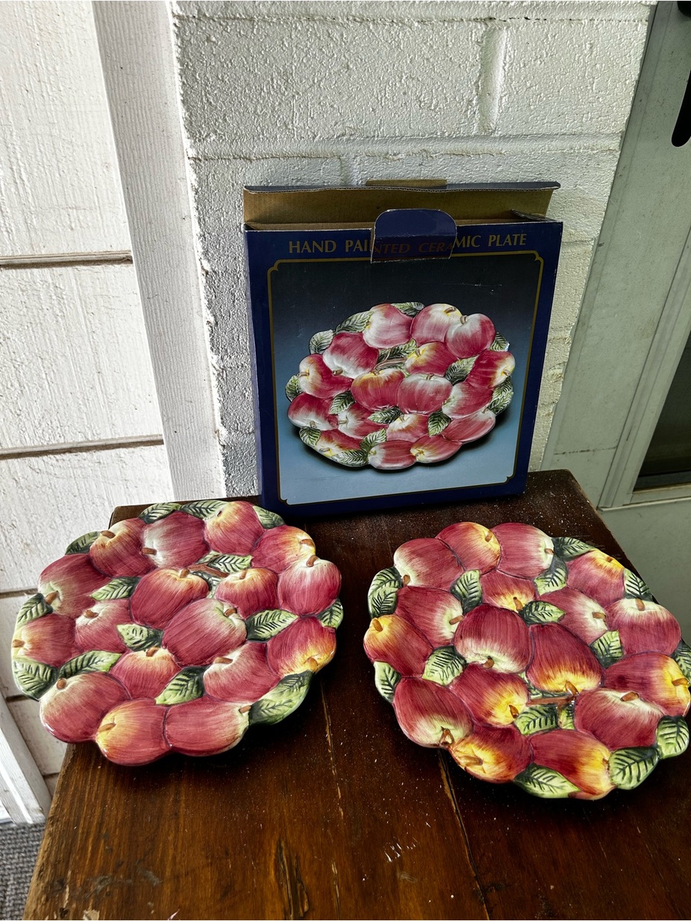 Hand-Painted Ceramic Apple Plate Set - Red & Green